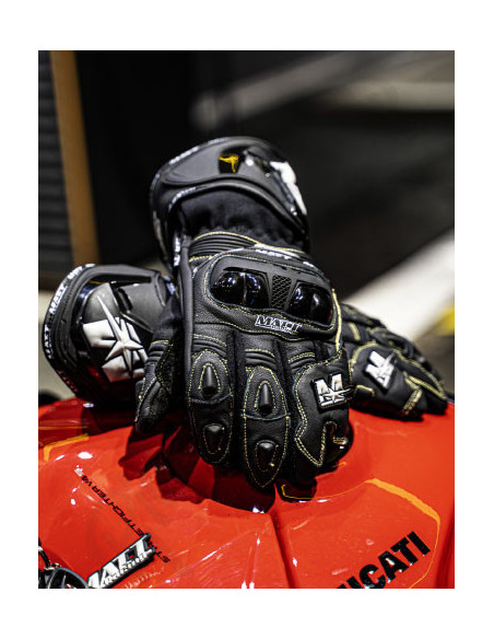 gants moto piste noir en cuir ; gants racing ; pour la piste ; pour la route